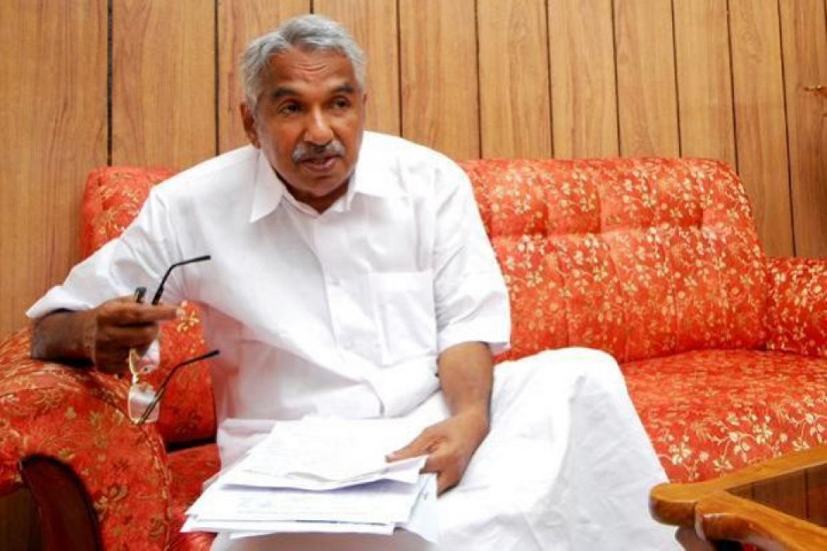 Kerala House not a hotel, police must show some restraint: Oommen Chandy on beef row